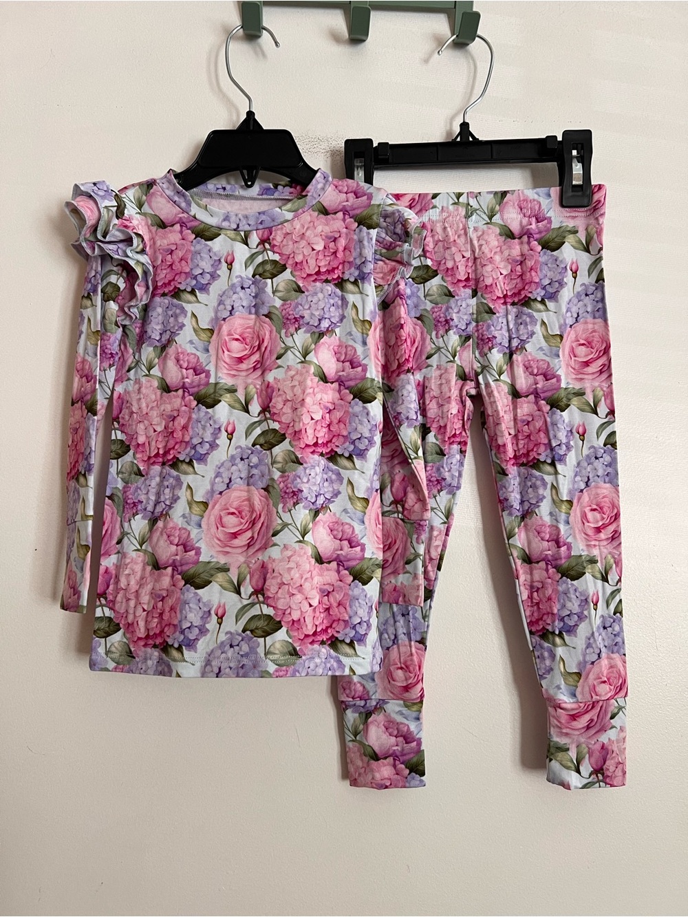 Bums & Roses Floral Ruffle-Shoulder Pajama Set - Pink & Purple - Picture 7 of 7